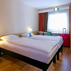 Ibis Potsdamer Platz 2*, Berlin Germany
