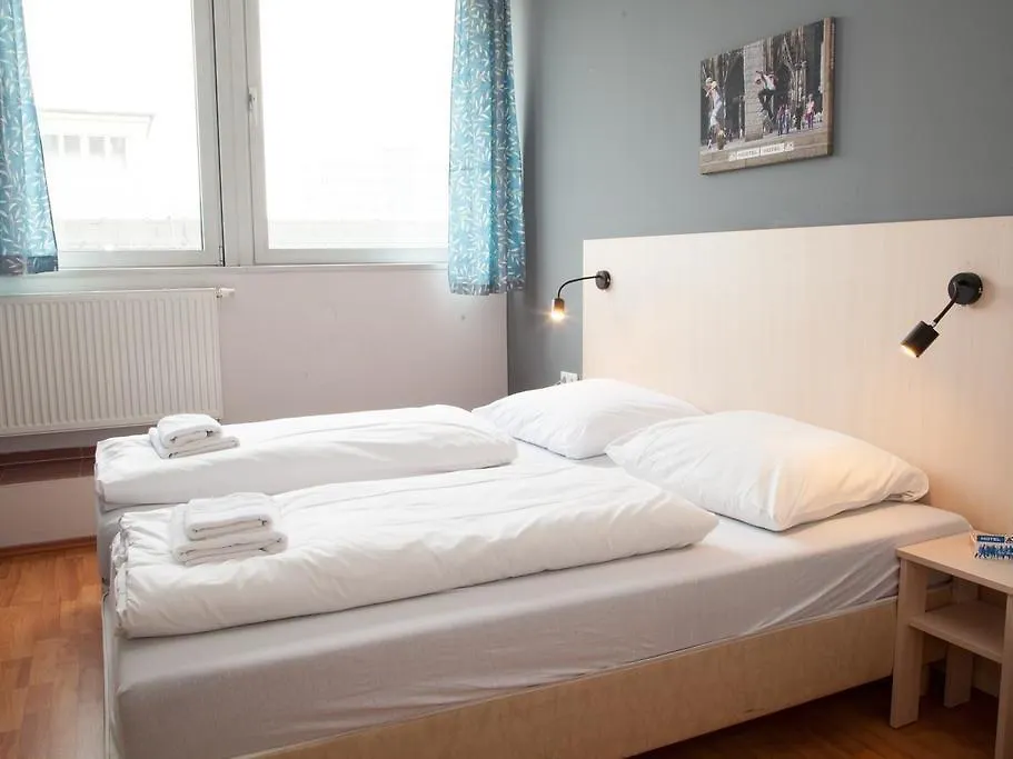 A&O Koeln Hauptbahnhof Hotel 2*, Cologne